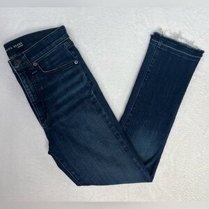Veronica Beard Carly 11” Kick Flare Distressed Midnight Dark Denim Preppy Sz 24
